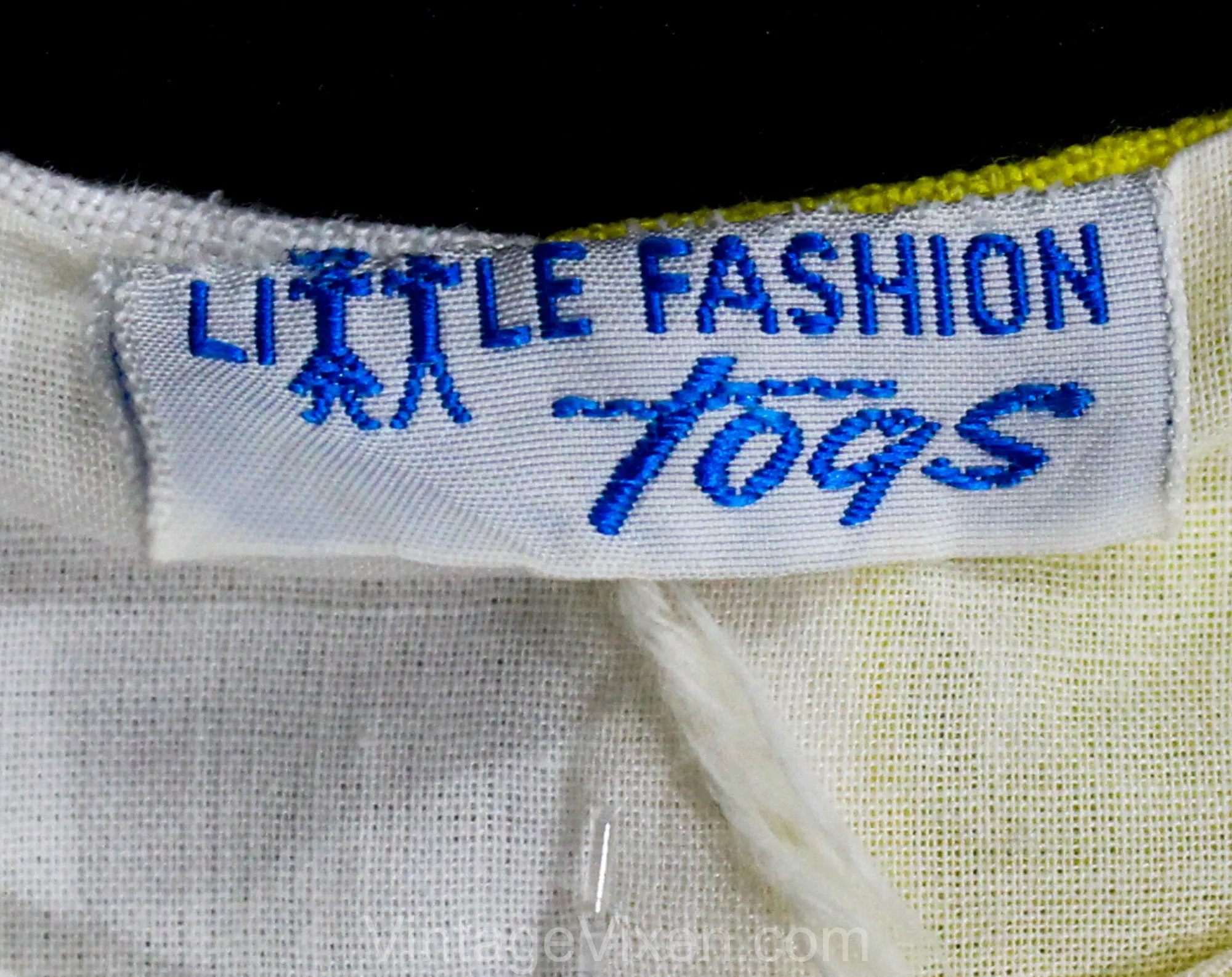 2T Toddler's Play Outfit - 1960s Yellow Girl's Shorts Set with Novelty Carrot in Pocket - Size 24 Months Girl Child's Summer Sleeveless