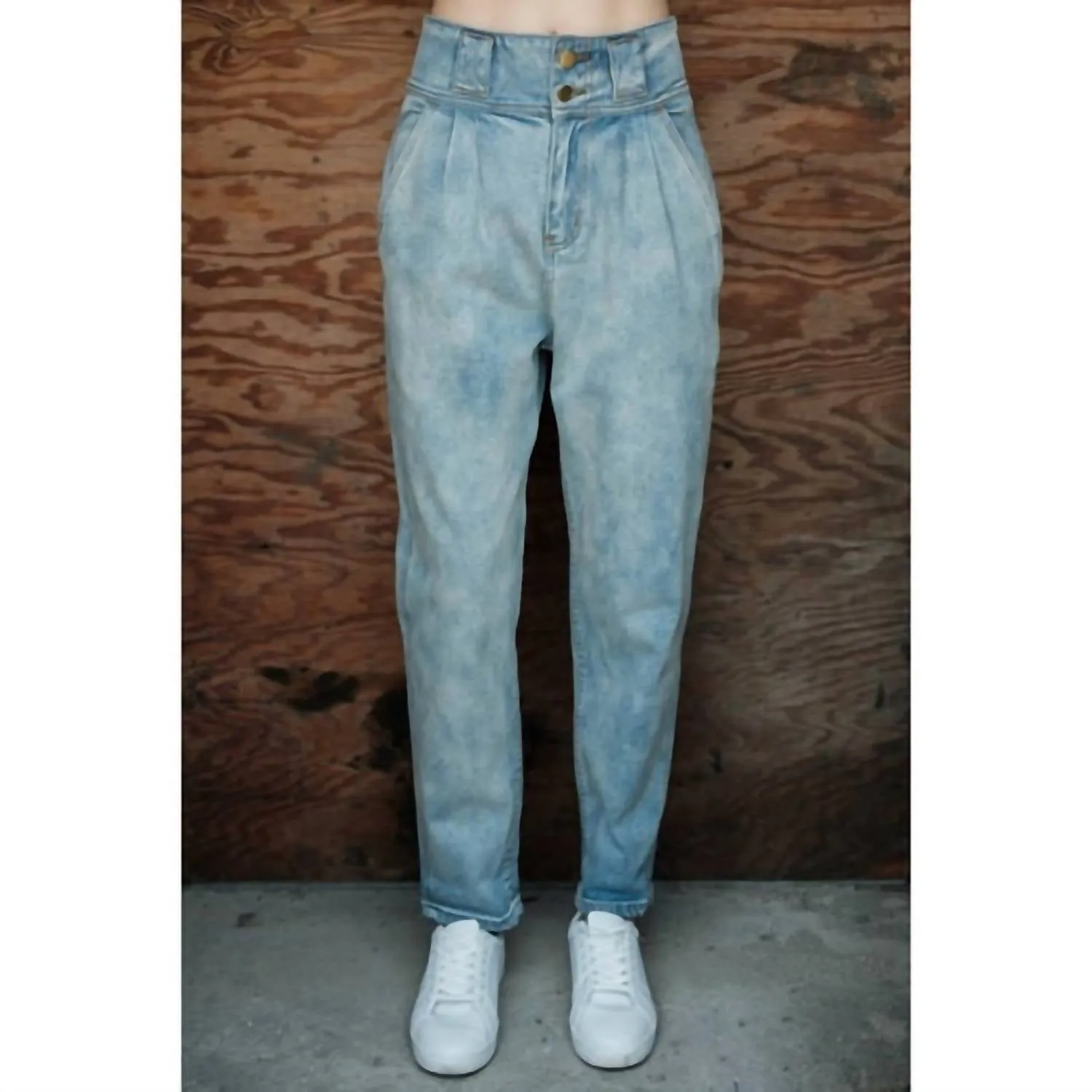 Aaron & Amber - Straight Leg Jean