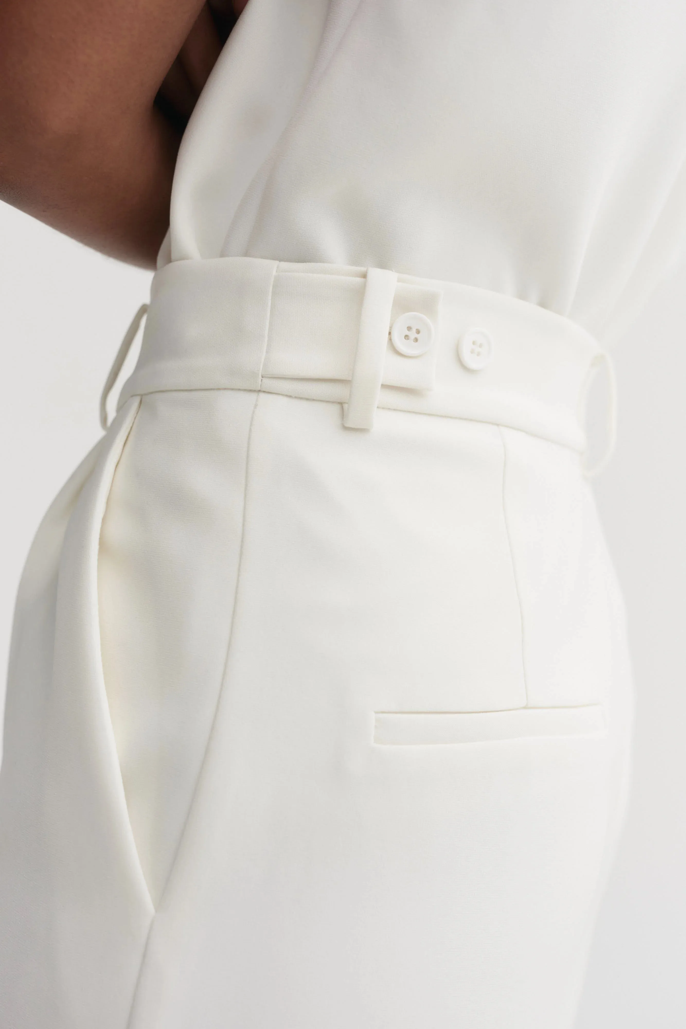 Almada Blair Crepe Shorts in Cream