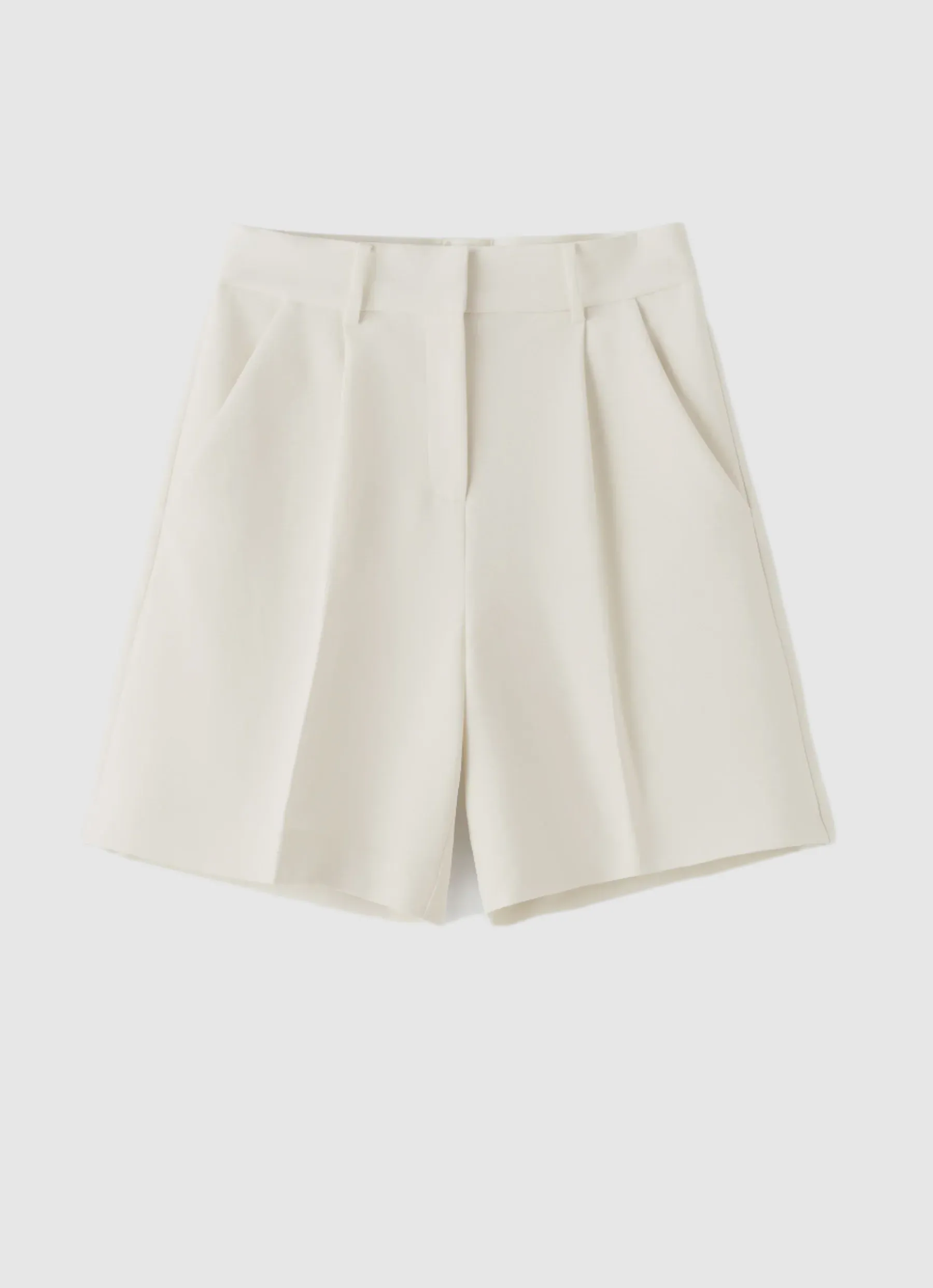 Almada Blair Crepe Shorts in Cream