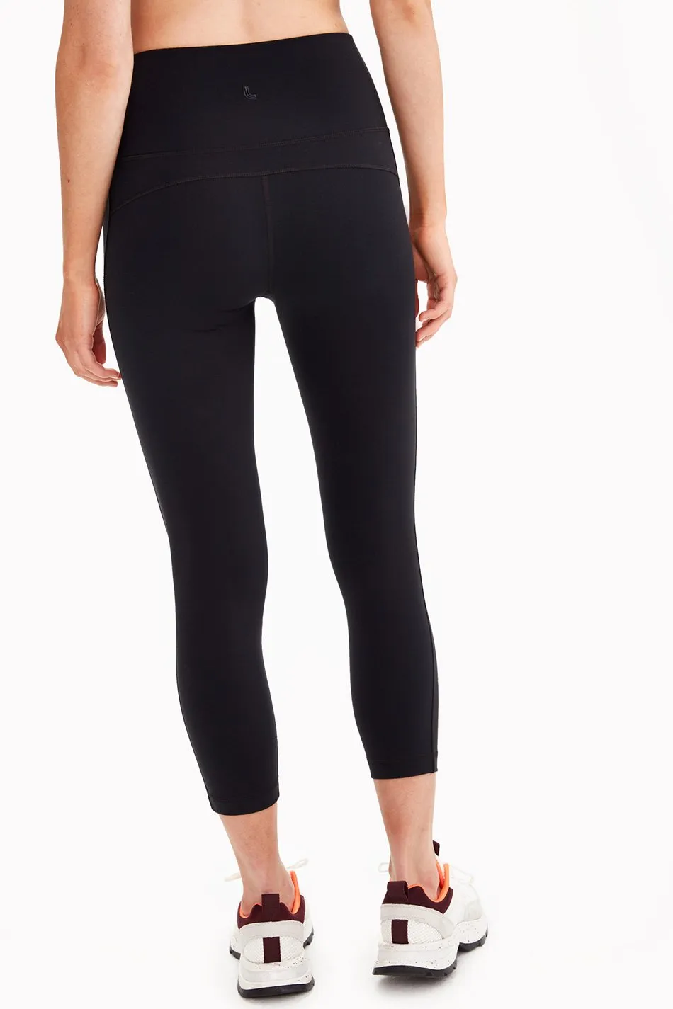 ELIANA HIGH-WAIST CROP LEGGING