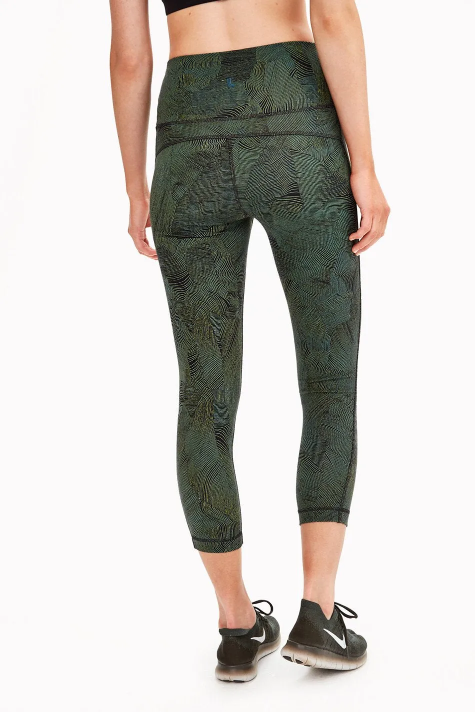 ELIANA HIGH-WAIST CROP LEGGING