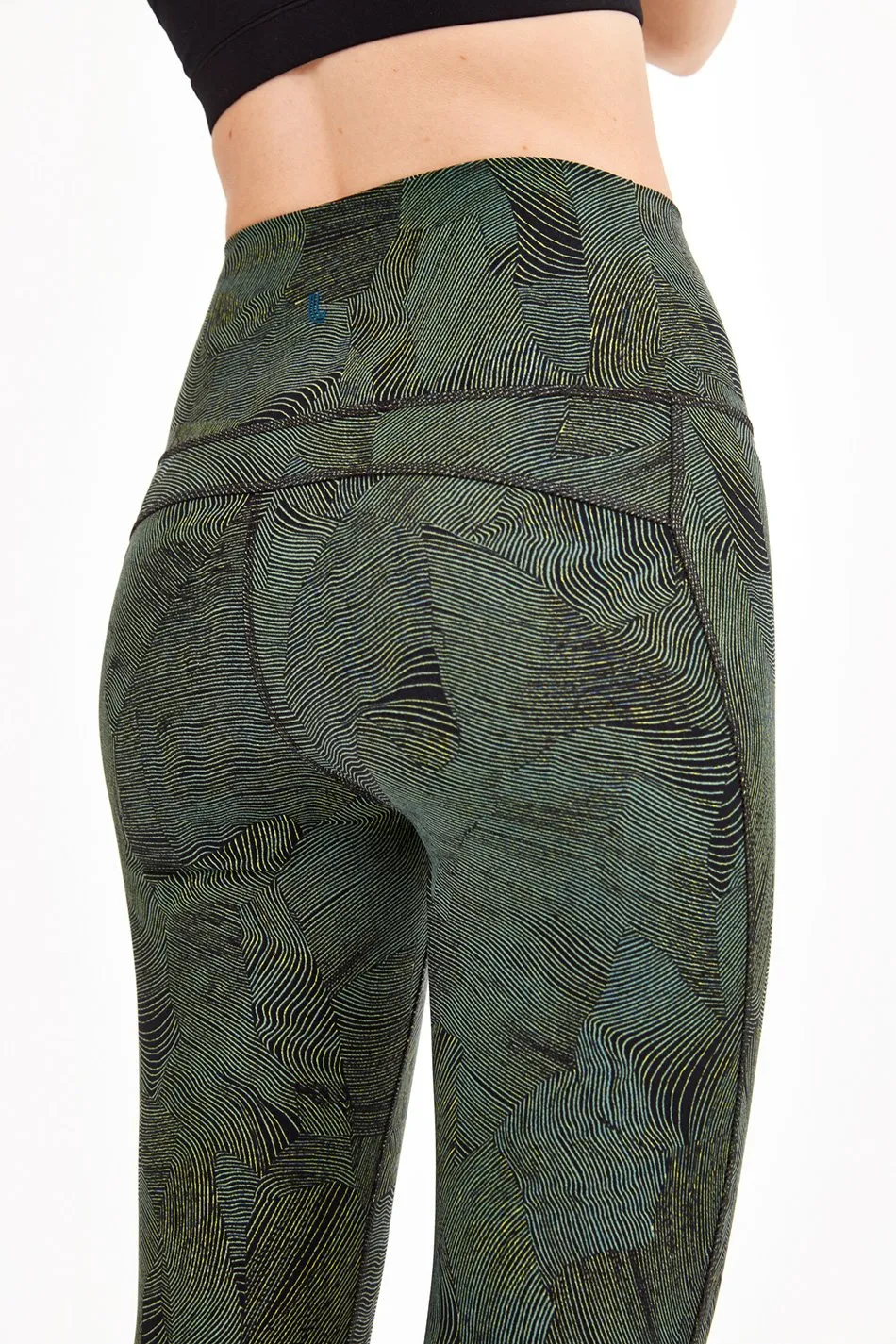 ELIANA HIGH-WAIST CROP LEGGING