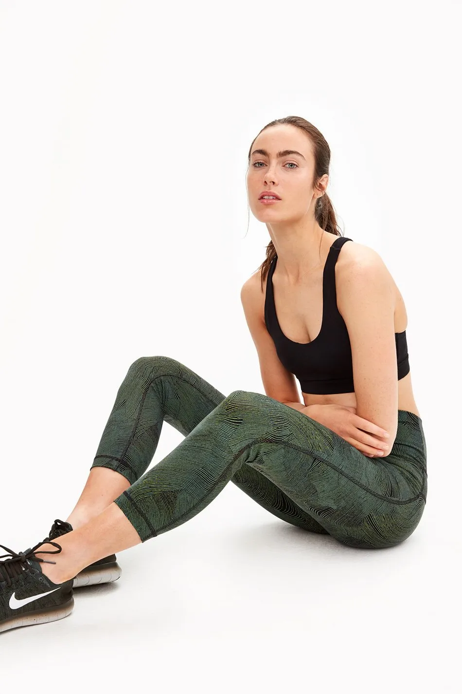 ELIANA HIGH-WAIST CROP LEGGING