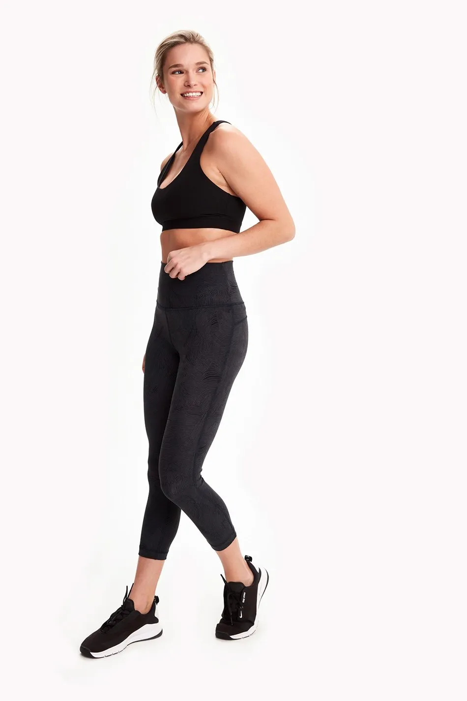 ELIANA HIGH-WAIST CROP LEGGING