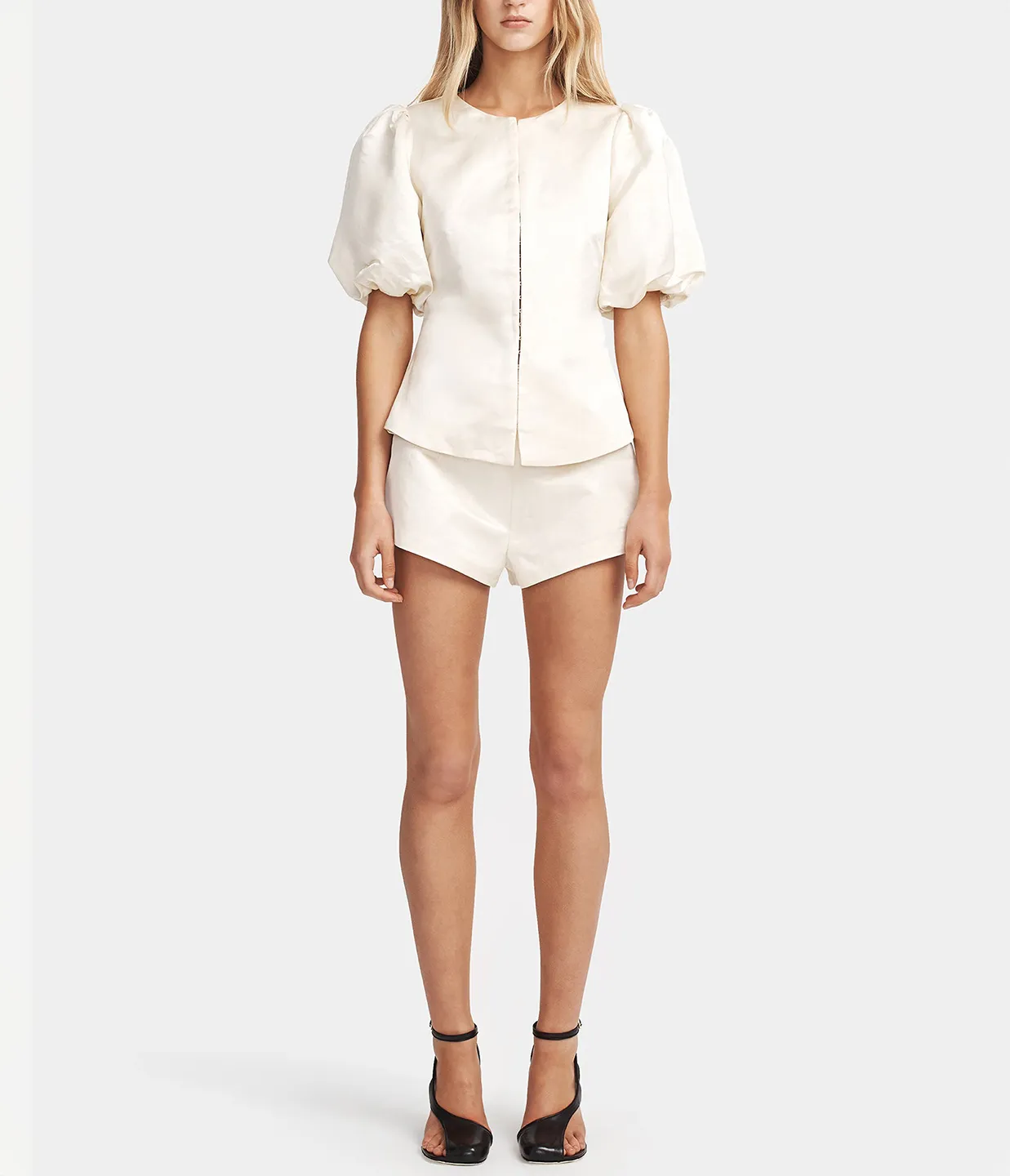 Jacques Shortie in Pearl