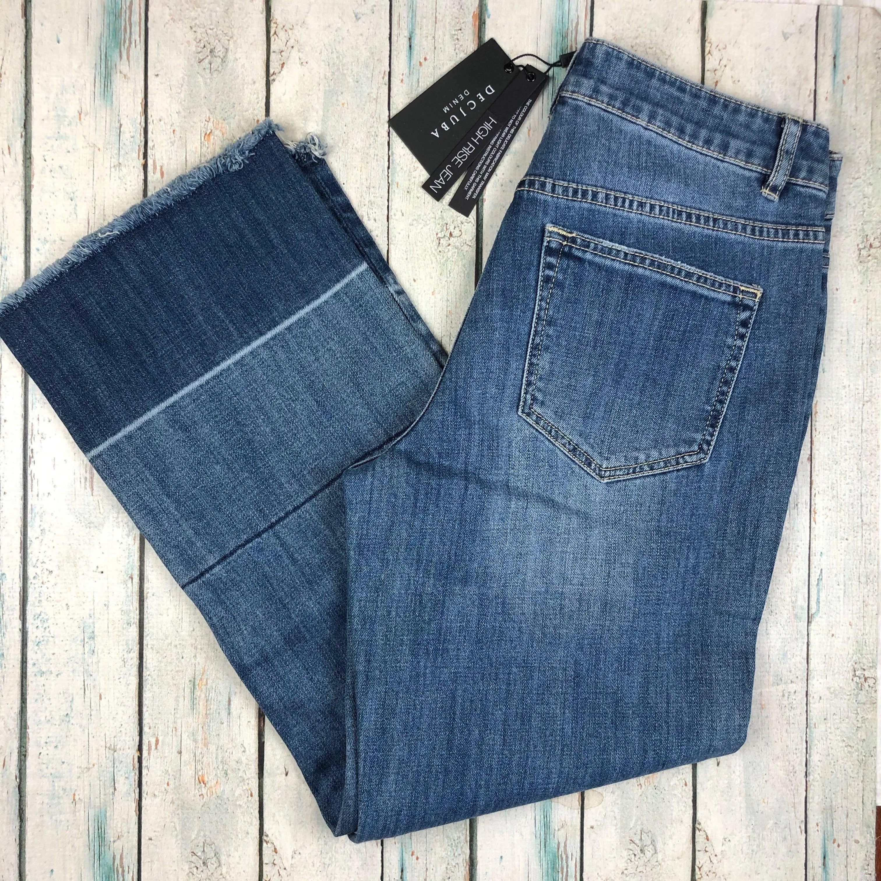 NWT - Decjuba  High Rise Cropped Straight Jeans Size- 28