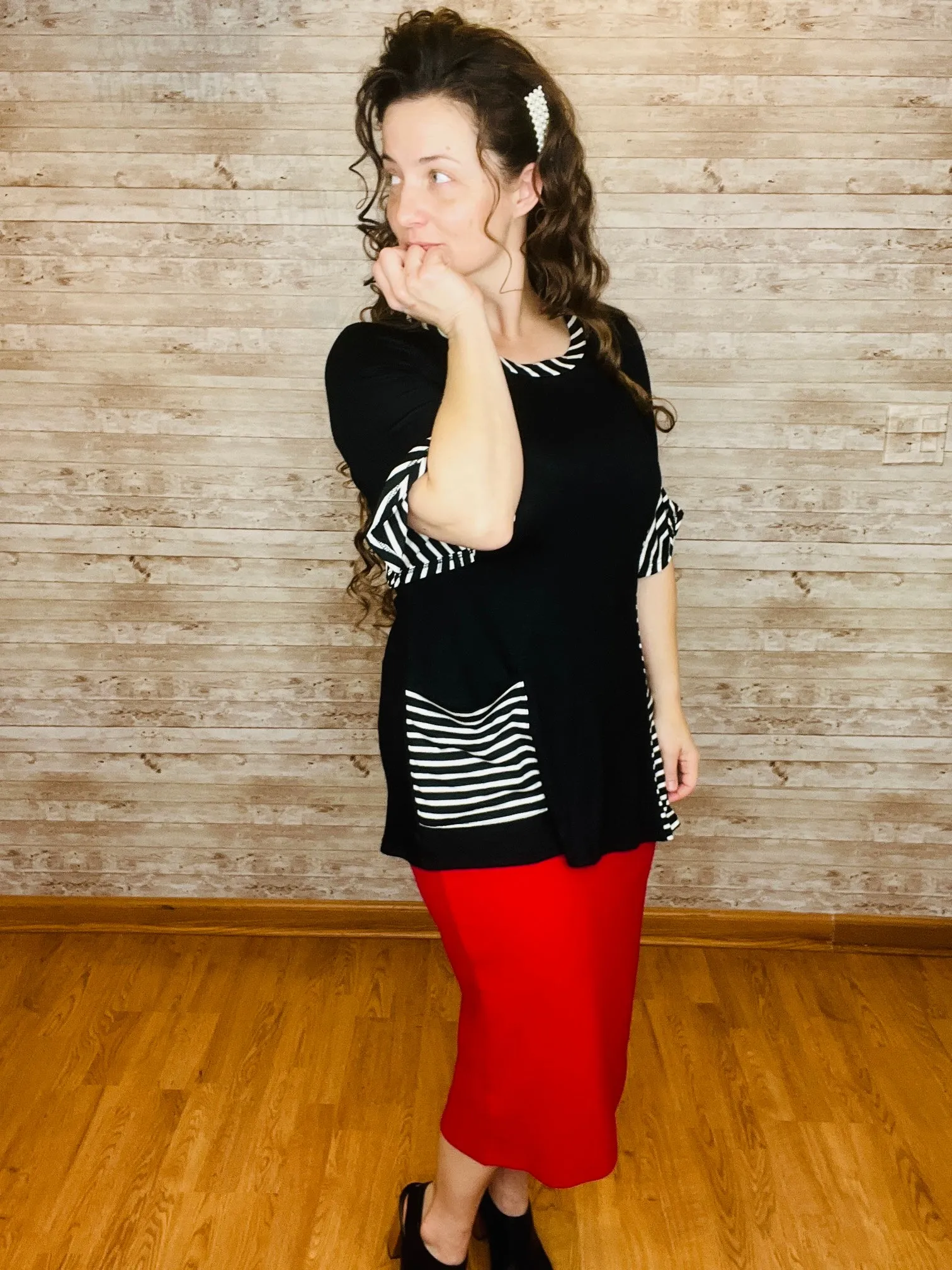 Rachel Black & White Pocket Top