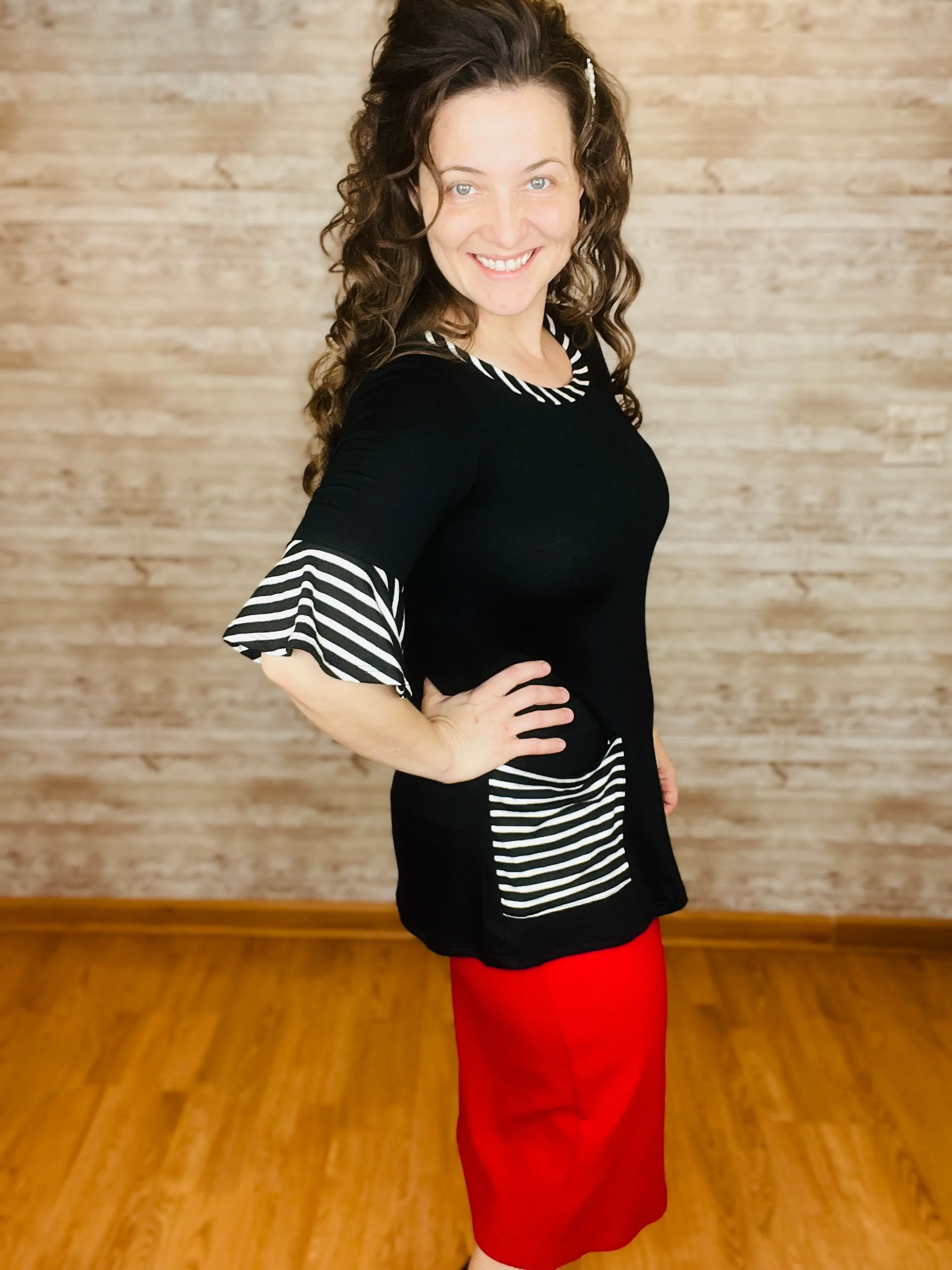 Rachel Black & White Pocket Top