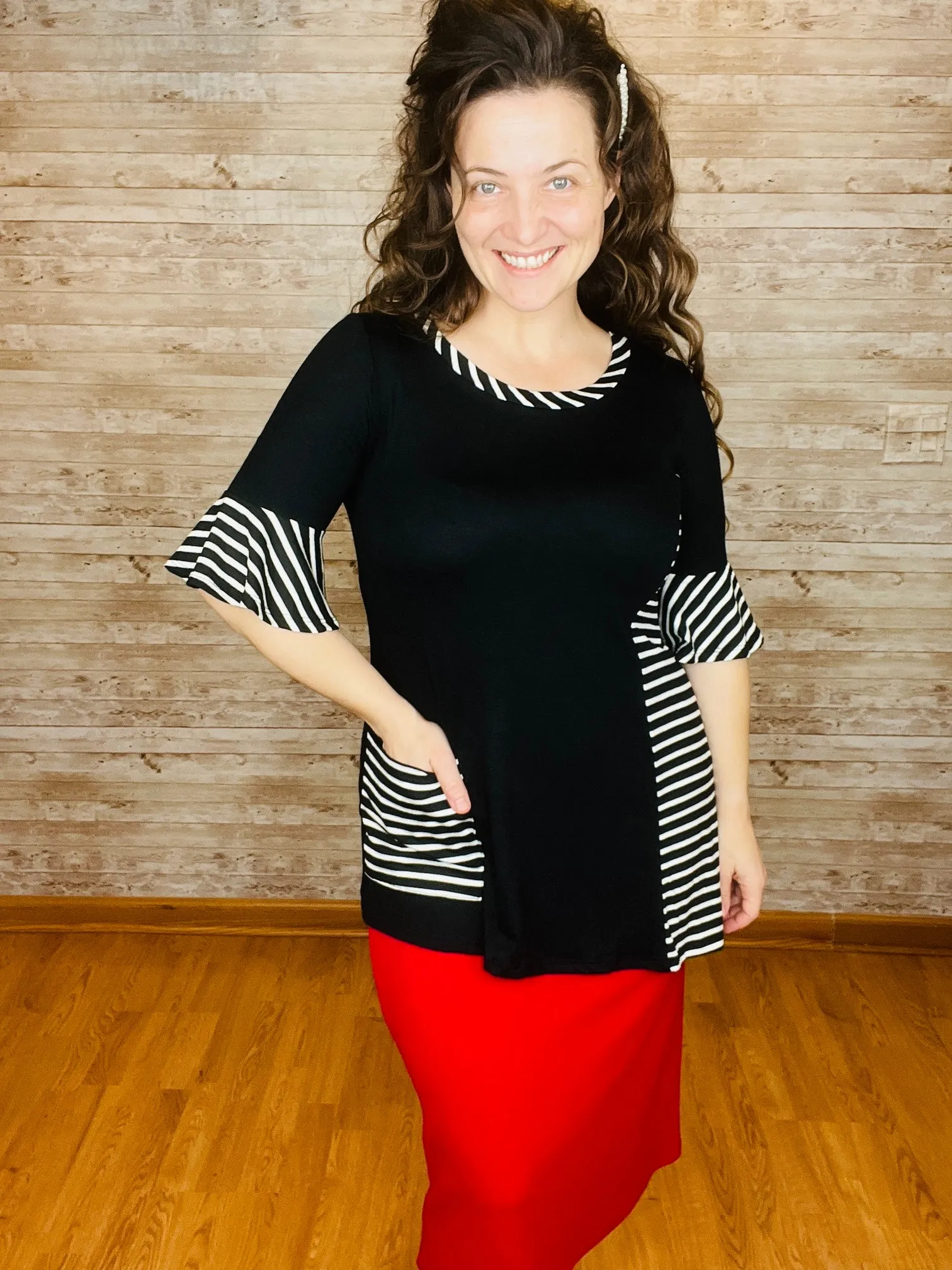 Rachel Black & White Pocket Top