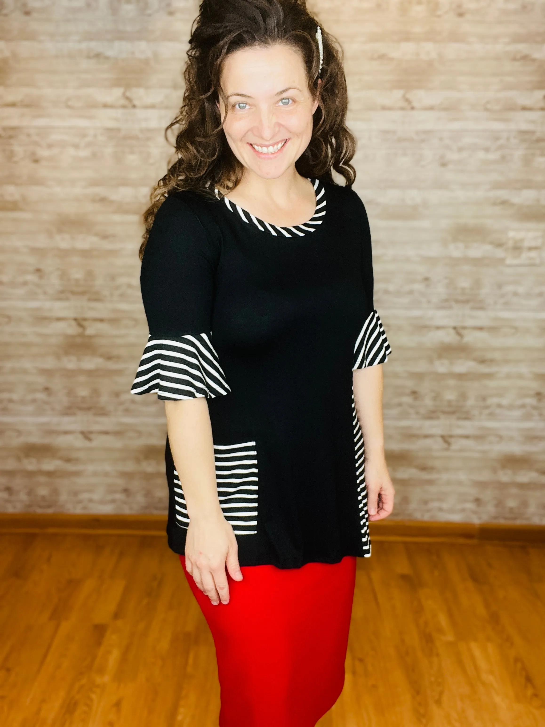 Rachel Black & White Pocket Top