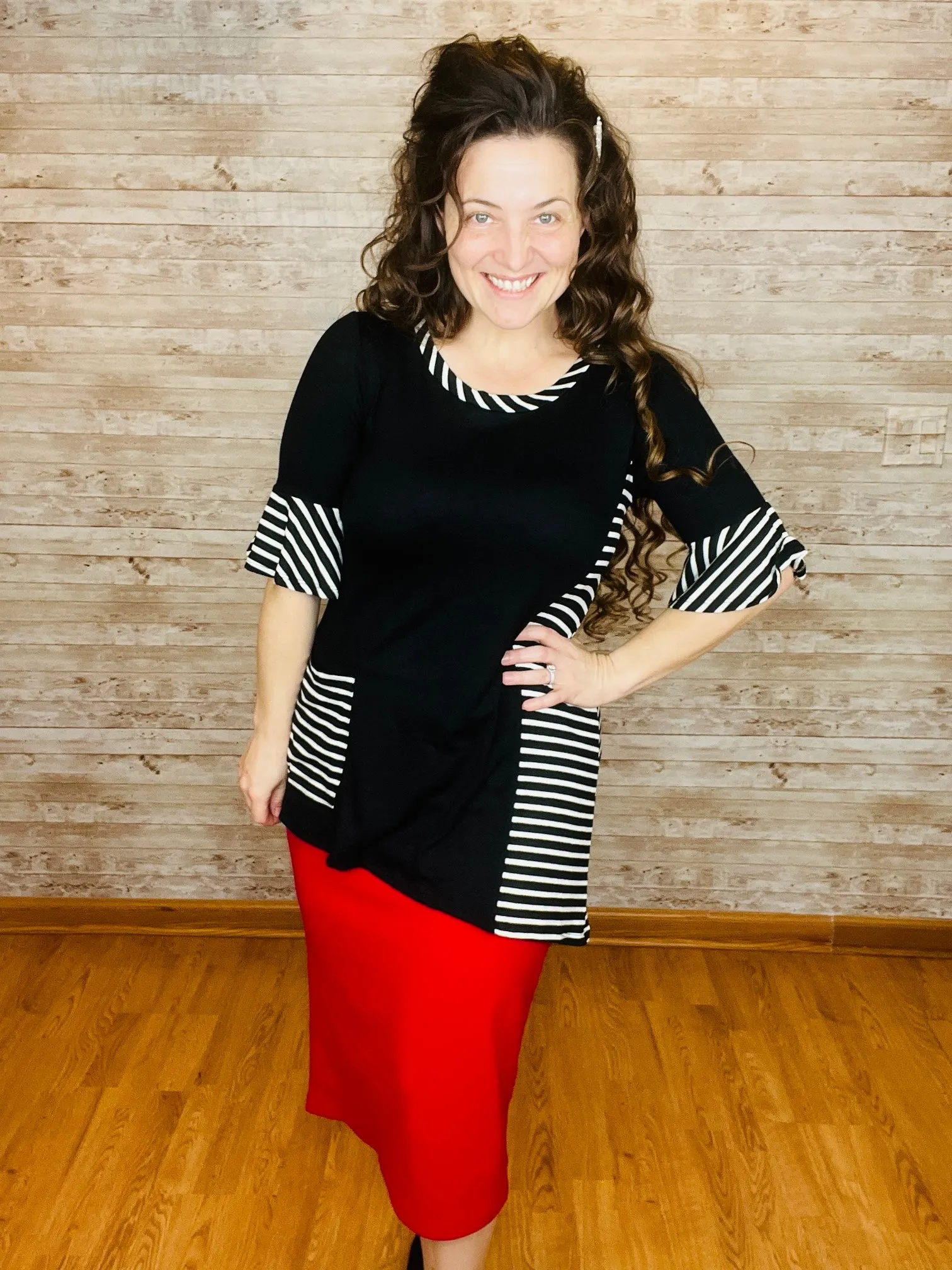 Rachel Black & White Pocket Top