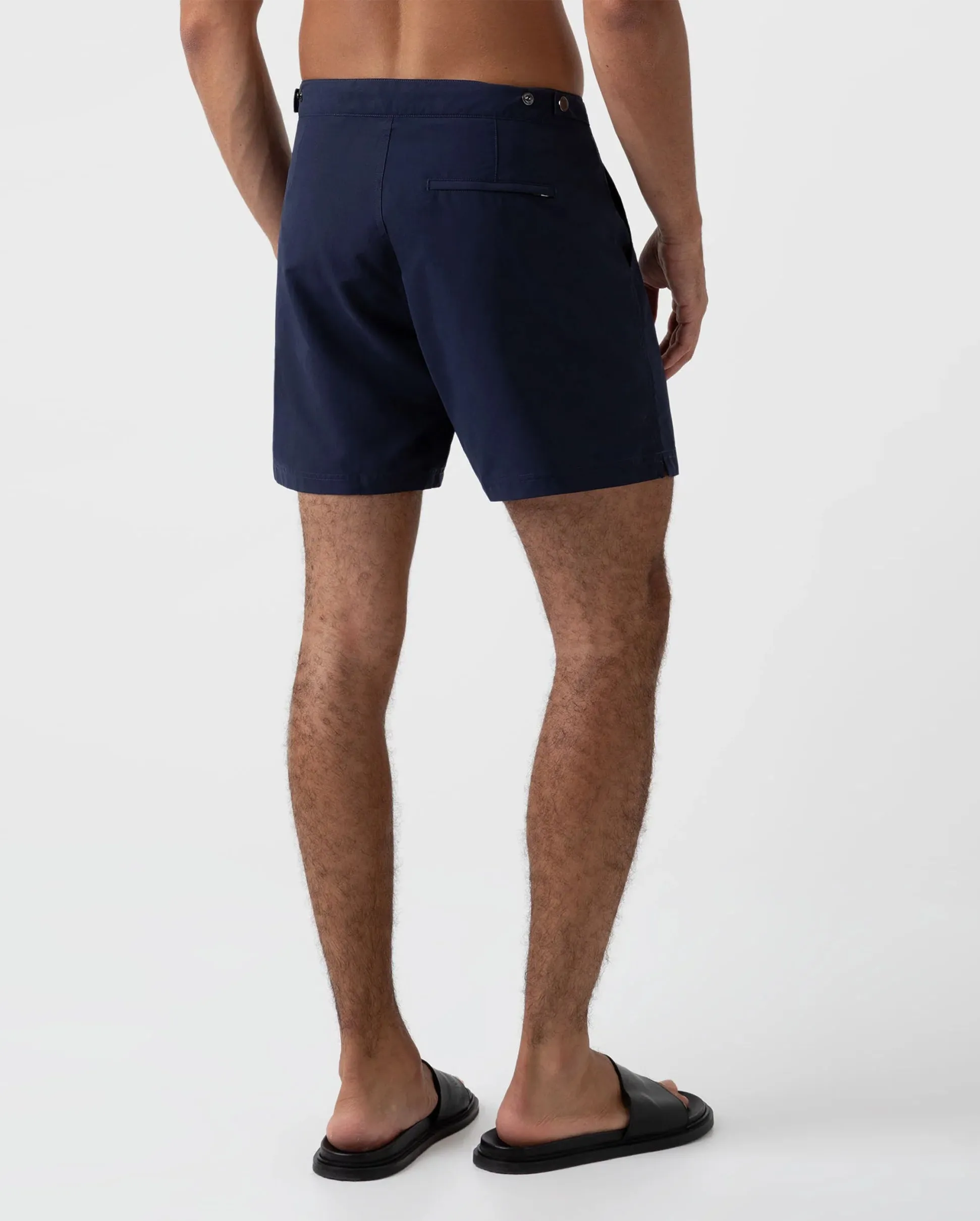 TAILORED SWIM SHORTS / NAVY