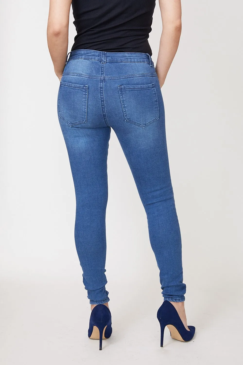V RIPPED JEANS
